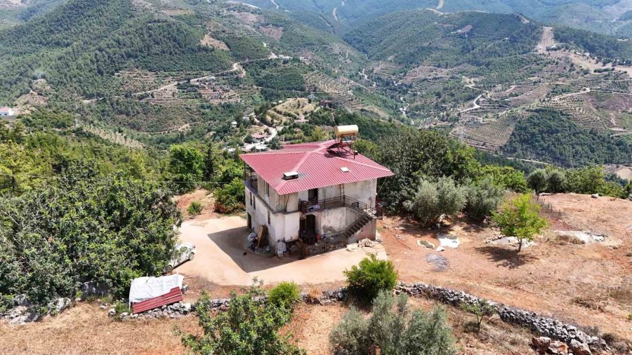 Üç Evladını Toprağa Verdi, Asırlık Ömrünü Doğayla İç İçe Sürdürdü