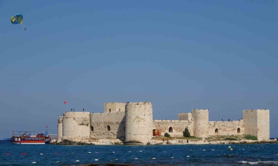 Sıcaklar Geldi, Okullar Tatil Olmadan Sahillerde Yoğunluk Başladı