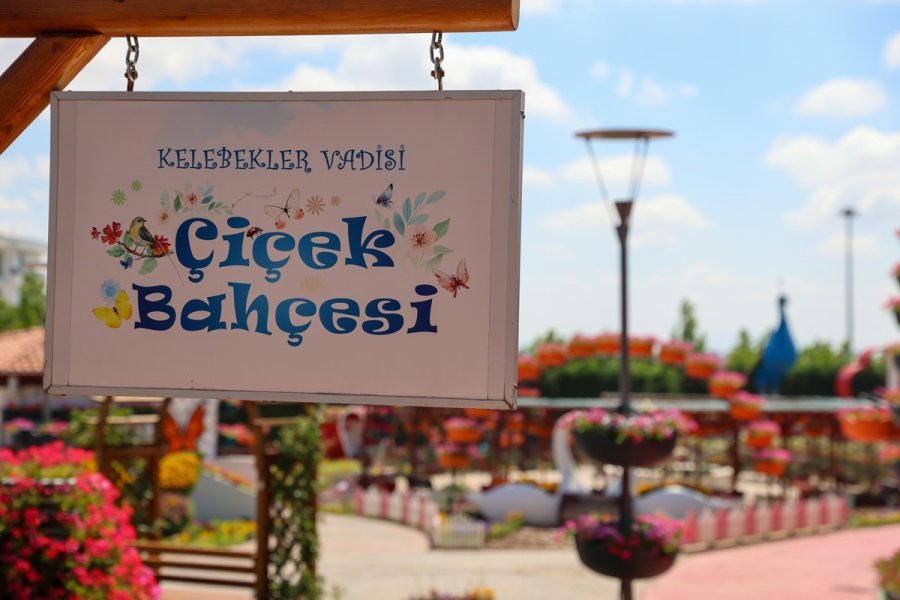 Selçuklu Çiçek Bahçesi Kapılarını Ziyaretçilerine Açtı