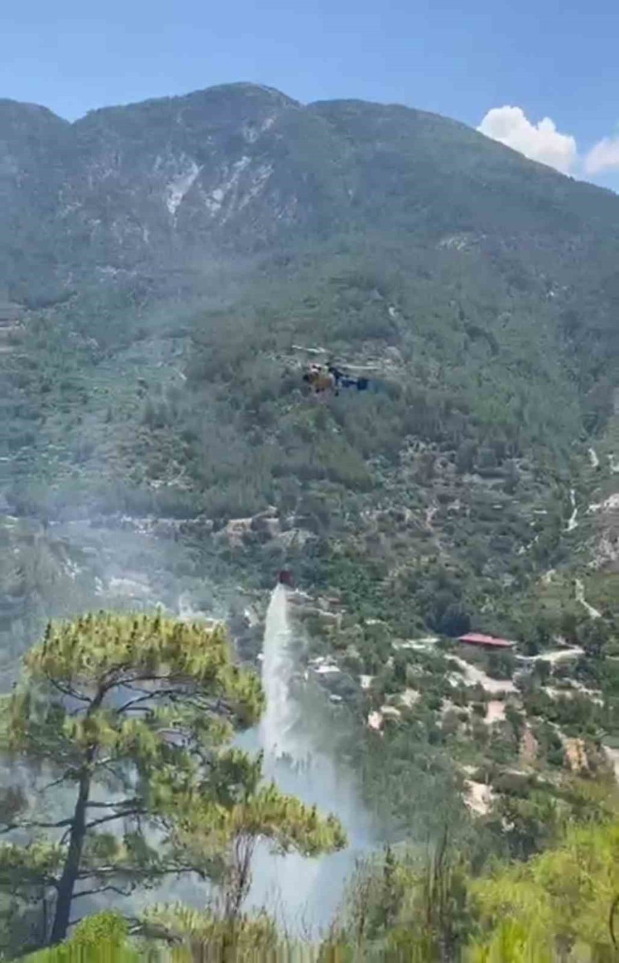 Antalya’da 5 Farklı Noktada Çıkan Yangınlar Kontrol Altına Alındı