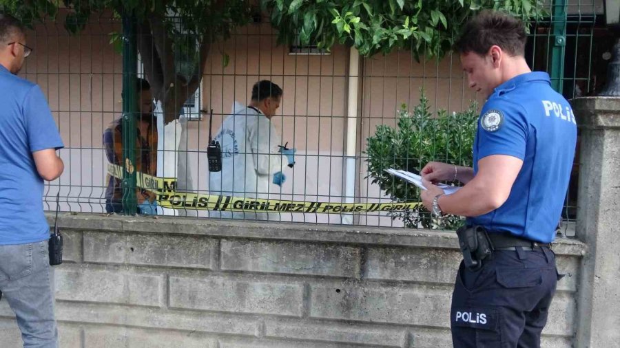 Rus Turist Bahçede Ölü Bulundu