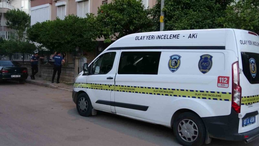 Rus Turist Bahçede Ölü Bulundu
