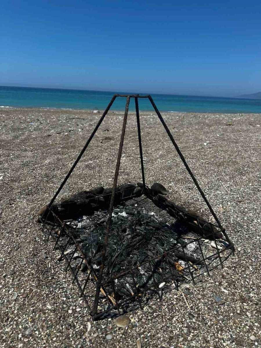 Caretta Caretta Yuvasının Üzerinde Mangal Ateşi Yaktılar
