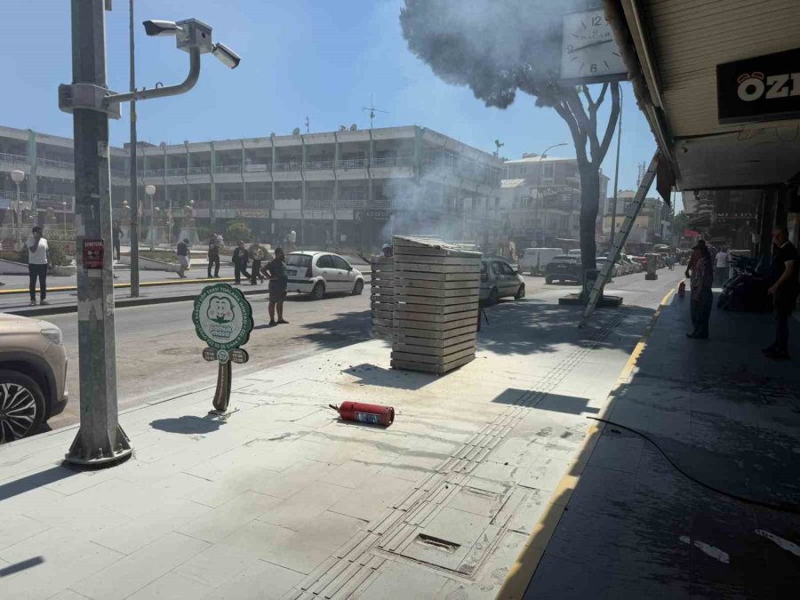 Antalya’da Elektrik Trafosunda Çıkan Yangın Kokuttu