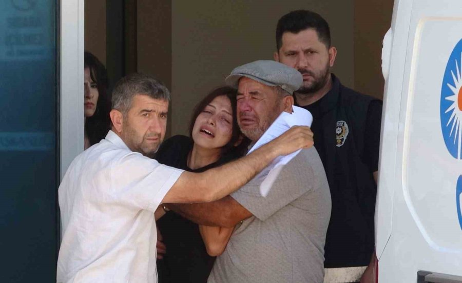 Zıpkınla Balık Avlarken Kayalıklara Sıkışarak Hayatını Kaybetti