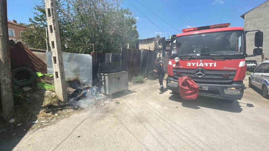 Çöp Konteynerinde Çıkan Yangın Korkuttu