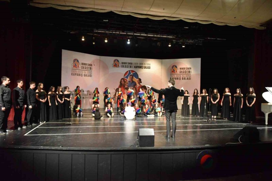 Mimar Sinan Akademi’den Yıl Sonuna Özel Sanat Performansı