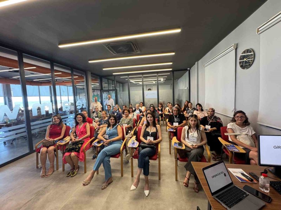 Mersin’de Kadın Girişimcilere Destek Projesi