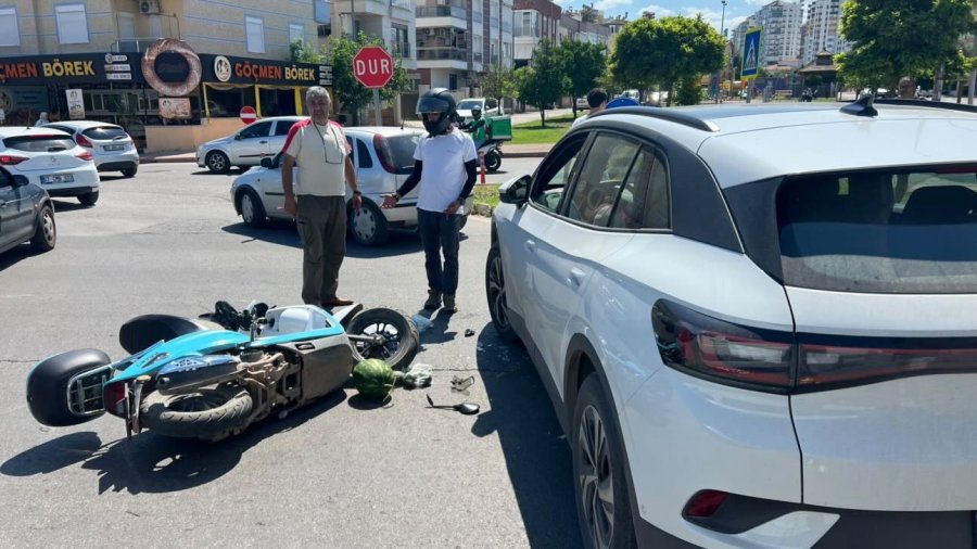 Çocuklarını Okuldan Almak İçin Yola Çıkan Anne, Motosikletiyle Karıştığı Kazada Hayatını Kaybetti