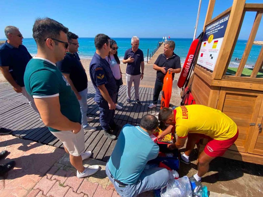 Kumluca’da Yüzme Alanlarında Denetim