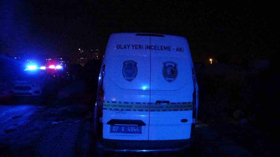 Cezaevinden İzinli Çıkan Şahıs Boş Arazide Ölü Bulundu