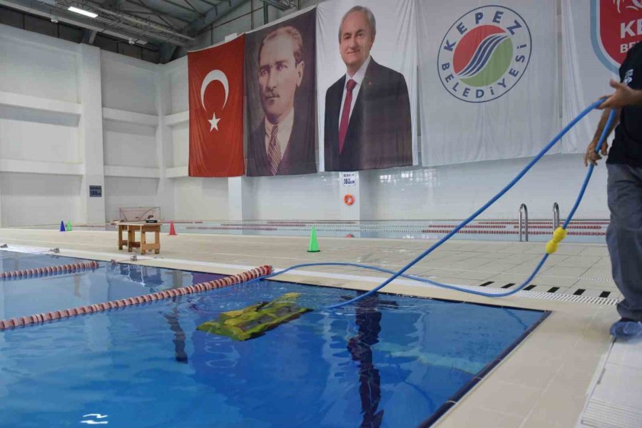 Kepez’in Olimpik Yüzme Havuzunda Hijyen Ve Sağlık Önceliği