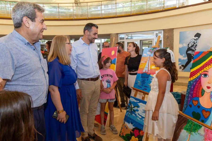 Minik Ressamların Eserleri Beğeni Topladı