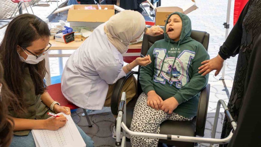 Selçuk Üniversitesinden Filistinli Çocuklara Sağlık Ve Dayanışma Eli