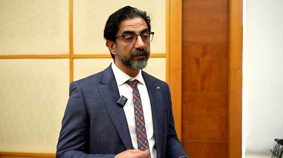 Sosyal Medya Akımı Hastanelik Etti: ‘a4 Kağıdına Sığmam Gerekiyor’ Diye Diyete Başladı, 2 Yıldır Tedavi Alıyor