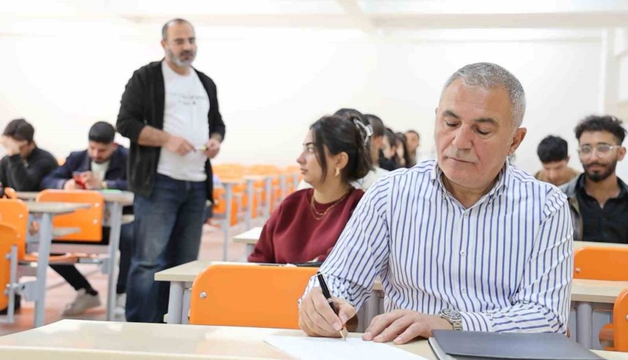 55 Yaşında Üniversite Hayaline Kavuştu, 59 Yaşında Mezun Oldu