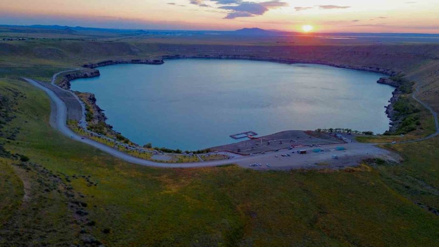 Konya’nın Doğal Plajlarından Acıgöl İlgi Çekiyor