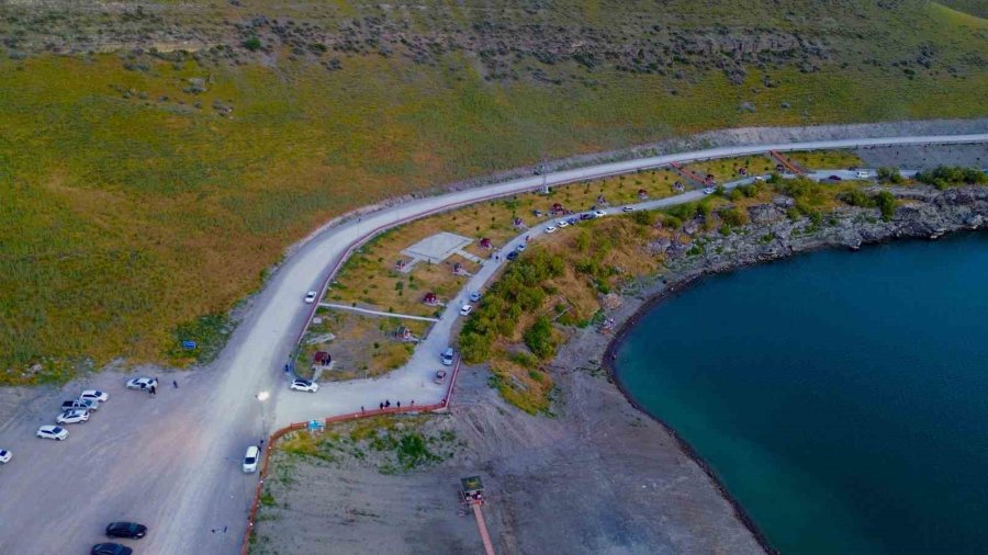 Konya’nın Doğal Plajlarından Acıgöl İlgi Çekiyor