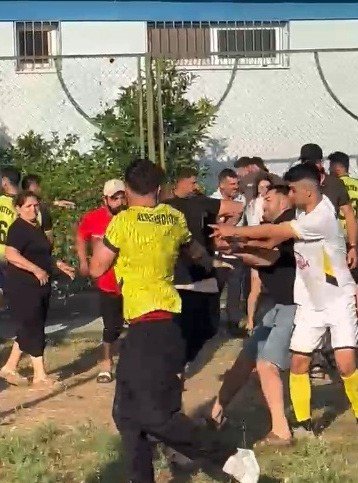 Tarsus’ta Köyler Arası Futbol Turnuvasında Maç Sonu Kavgası
