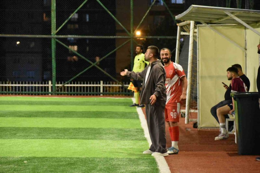 Major 1. Lig’de Mücadele Eden Niğde Temsilcisi Ovalıbağ Fk, Şampiyonluk Yolunda İlerliyor