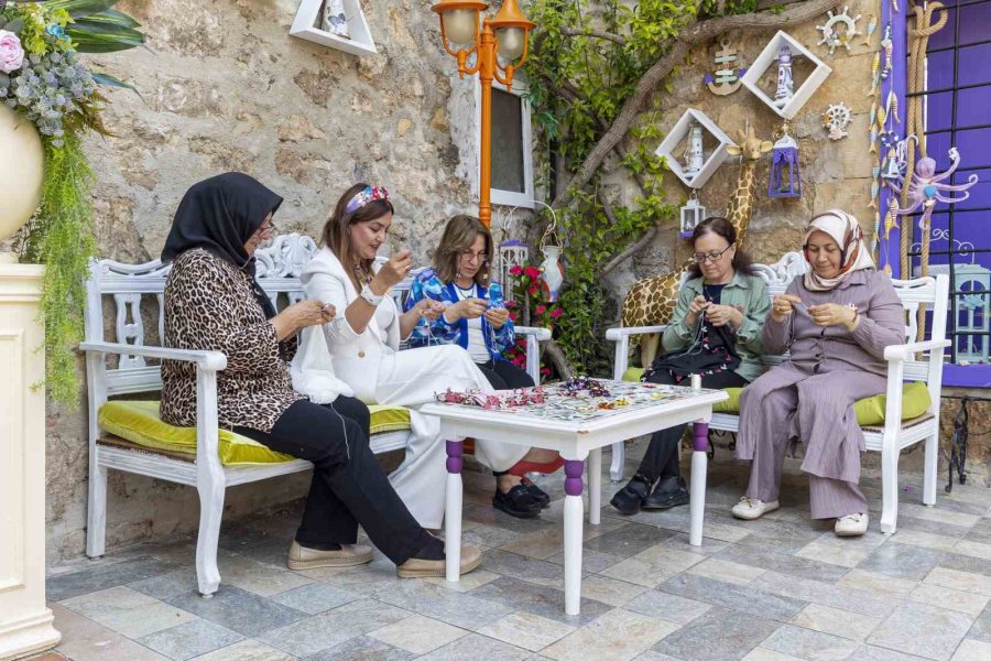 Tarsus İğne Oyası Yeniden Değer Kazandı, Kadınlar İçin Gelir Kapısı Oldu