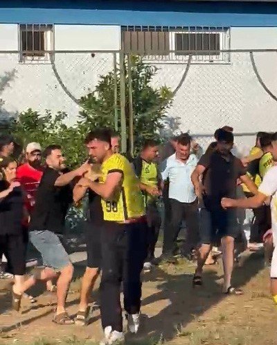 Tarsus’ta Köyler Arası Futbol Turnuvasında Maç Sonu Kavgası