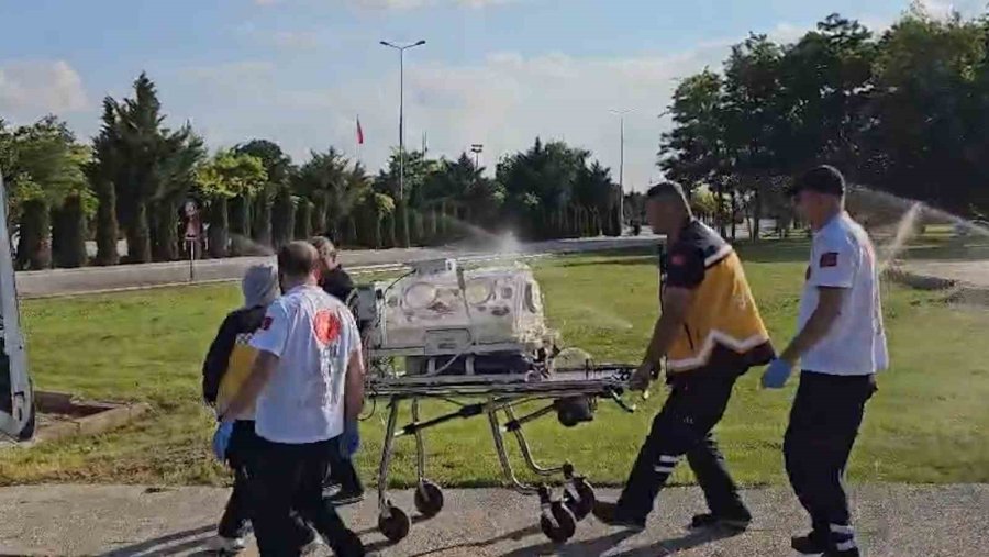Prematüre İkizlerden Biri Helikopter Ambulansla Niğde’ye Nakledildi