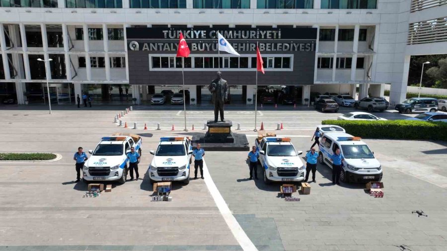 Antalya’da Zabıta 4 Bin 322 Sahte Parfüme El Koydu