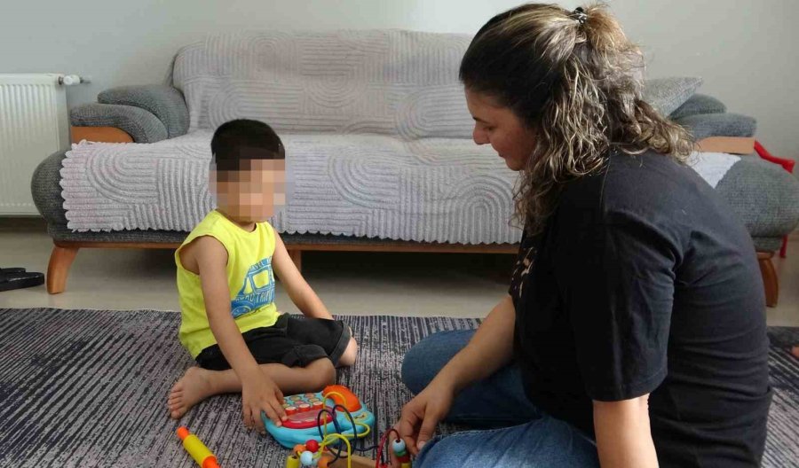 Mersin’de Otizmli Çocuğa Şiddet Kamerada: Öğretmen Tutuklandı