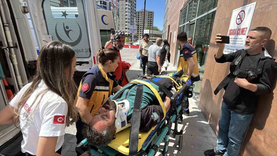 Aladağlar’da Mahsur Kalan Dağcı Ve Eşi Helikopterle Kurtarıldı