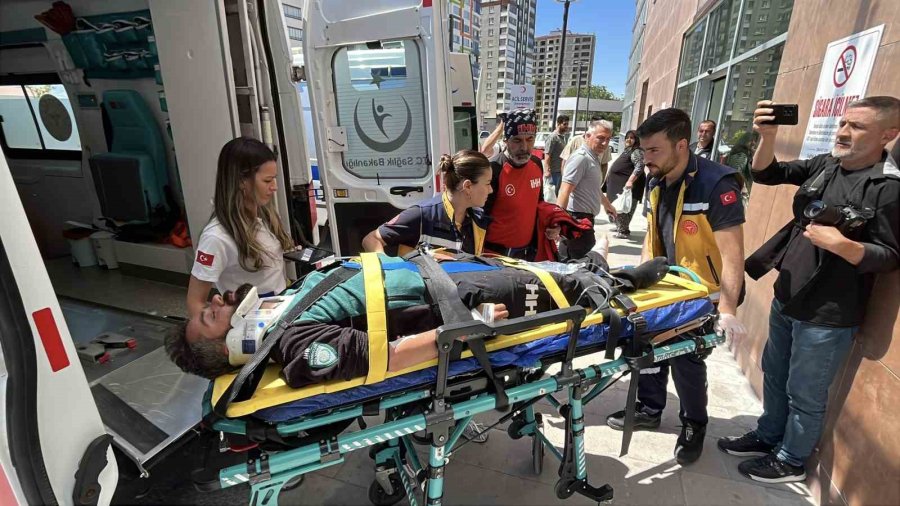 Aladağlar’da Mahsur Kalan Dağcı Ve Eşi Helikopterle Kurtarıldı