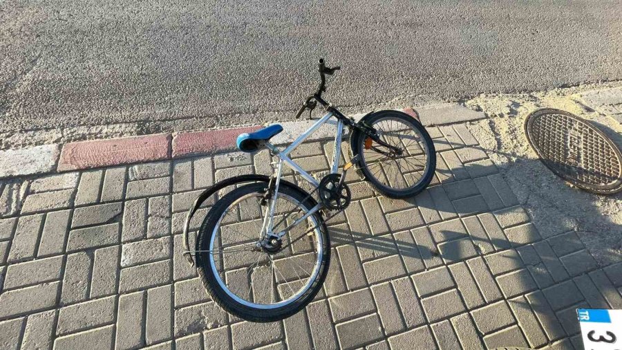 Otomobilin Çarptığı 9 Yaşındaki Çocuk Yaralandı