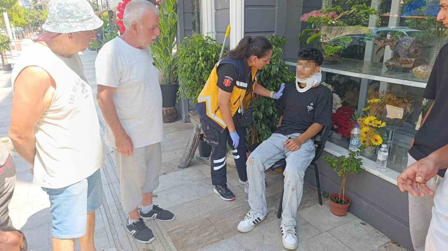 Aynı Kavşakta Bir Saat Arayla İki Ayrı Motosiklet Kazası: 2 Yaralı