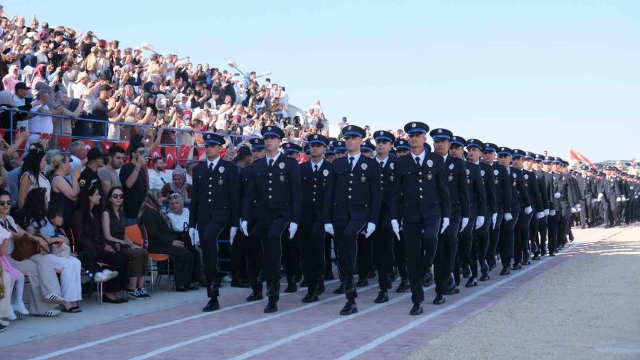 Karaman Pomem’de 409 Polis Adayı Mezun Oldu