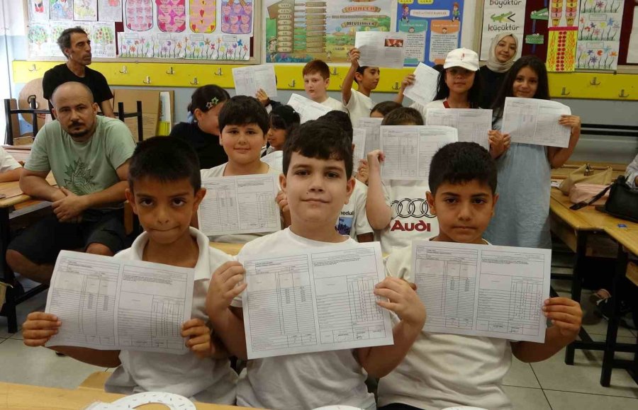 Mersin’de 349 Bin 348 Öğrenci Karne Heyecanı Yaşadı