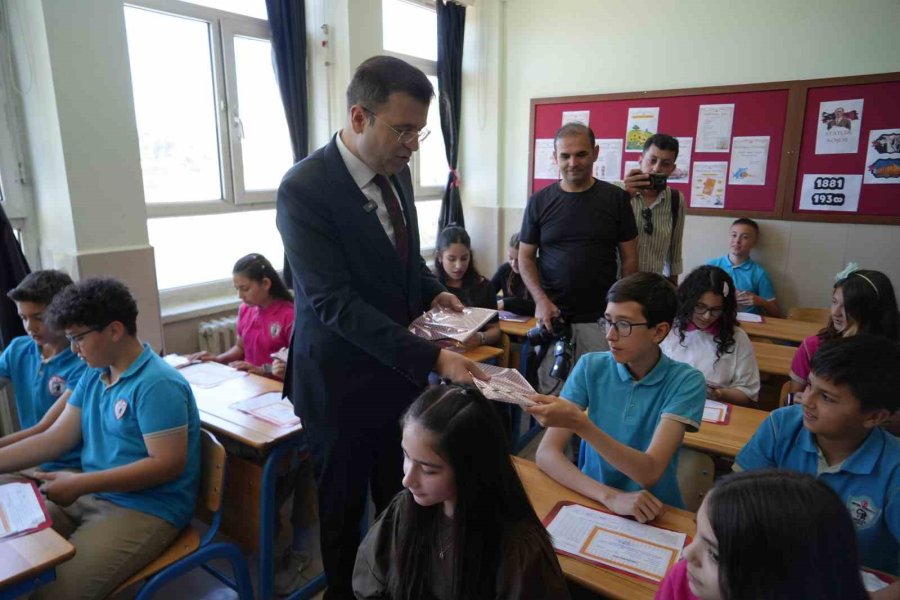 Niğde’de 67 Bin 811 Öğrenci Karne Heyecanı Yaşadı