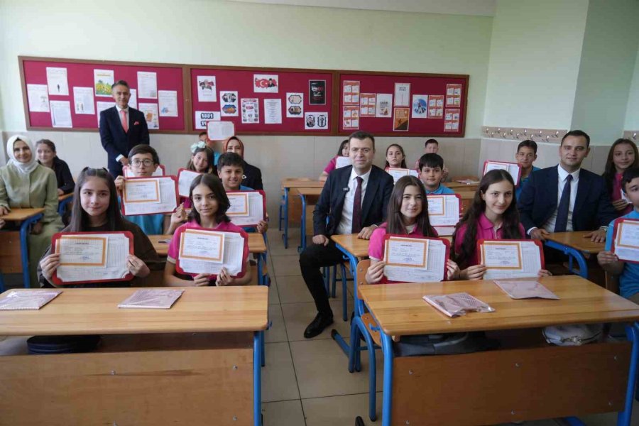 Niğde’de 67 Bin 811 Öğrenci Karne Heyecanı Yaşadı