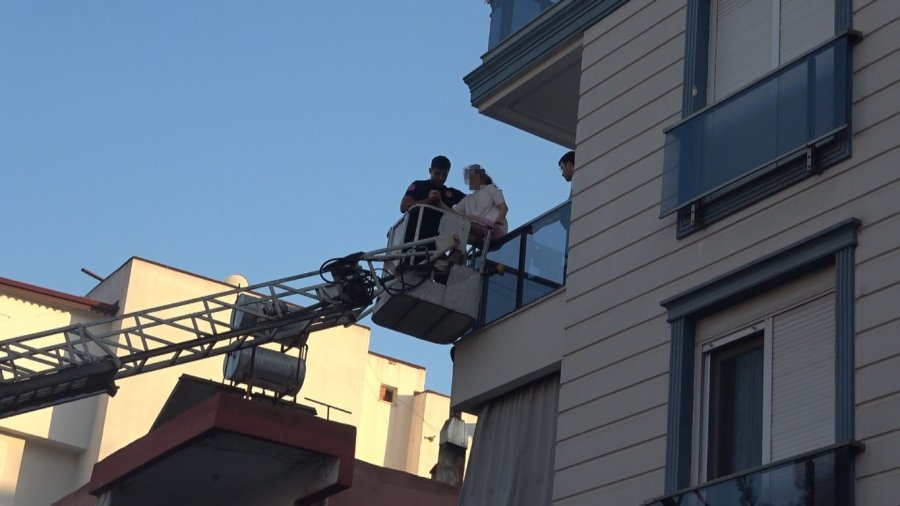 Apartmanda Çıkan Yangında Can Pazarı Yaşandı