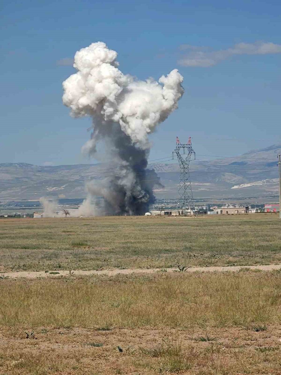 Niğde’deki Havai Fişek Fabrikasındaki Patlama Kamerada
