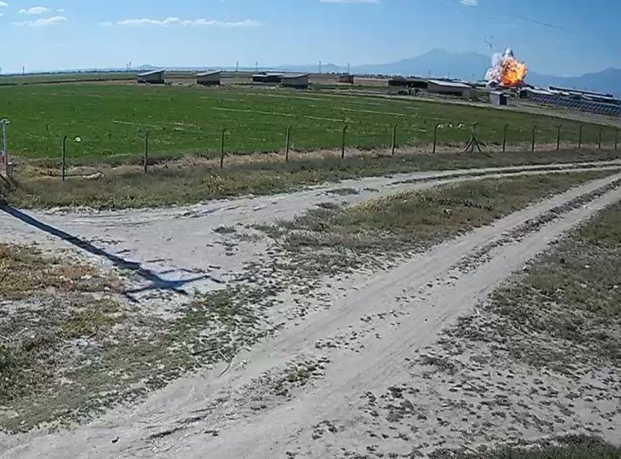 Niğde’deki Havai Fişek Fabrikasındaki Patlama Kamerada
