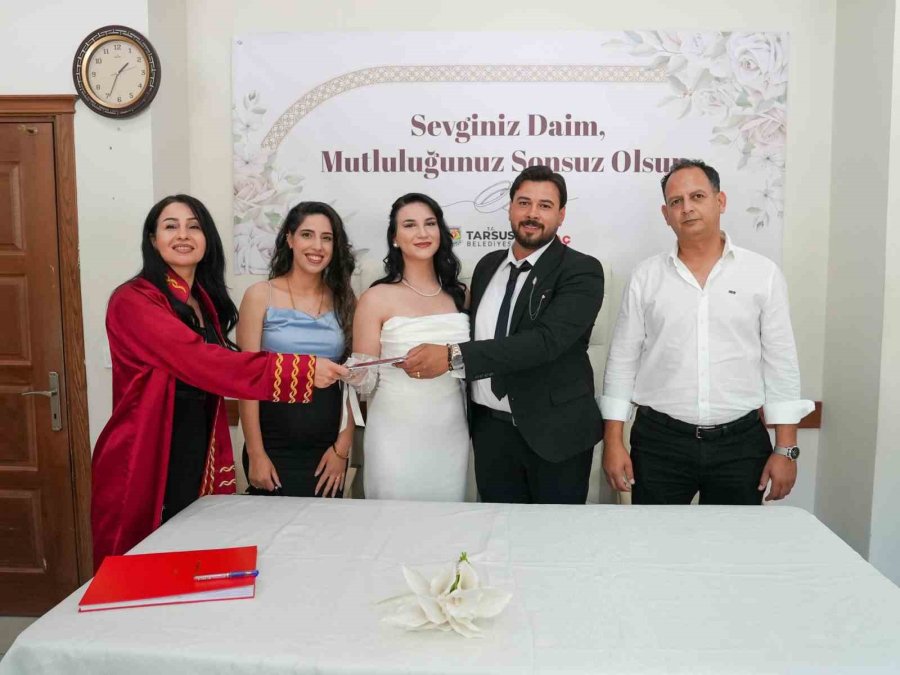 Tarsus’ta 26.06.2026 Yoğunluğu: Nikah Salonunda 20 Çiftin Mutluluğu