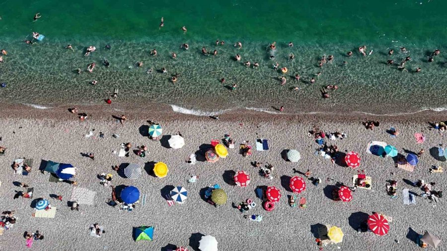 Antalya’da Termometreler 41 Dereceyi Gösterdi, Hissedilen Sıcaklık Bunalttı
