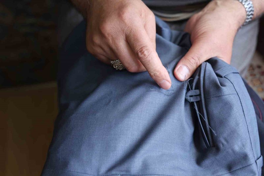 12 Metrekarelik Dükkanda İğne İle Dokuyarak Geçen Ömür