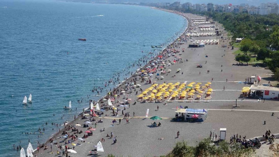 Antalya’da Termometreler 41 Dereceyi Gösterdi, Hissedilen Sıcaklık Bunalttı