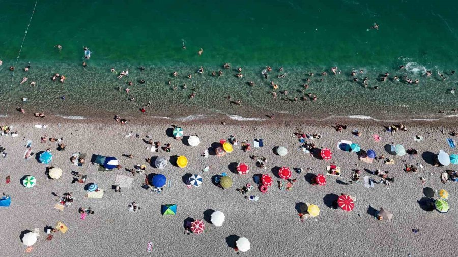Antalya’da Termometreler 41 Dereceyi Gösterdi, Hissedilen Sıcaklık Bunalttı