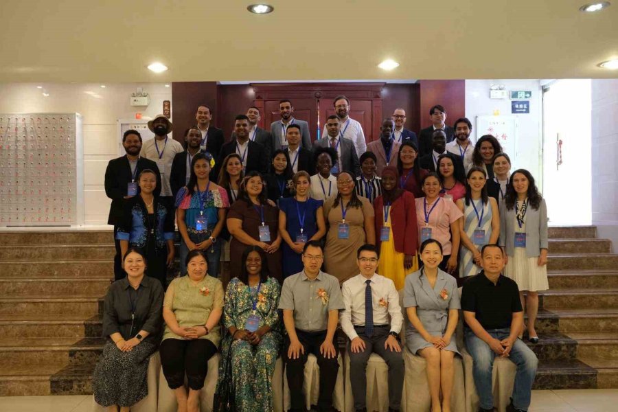 Antalya Büyükşehir Belediyesi Çin’de Seminere Katıldı