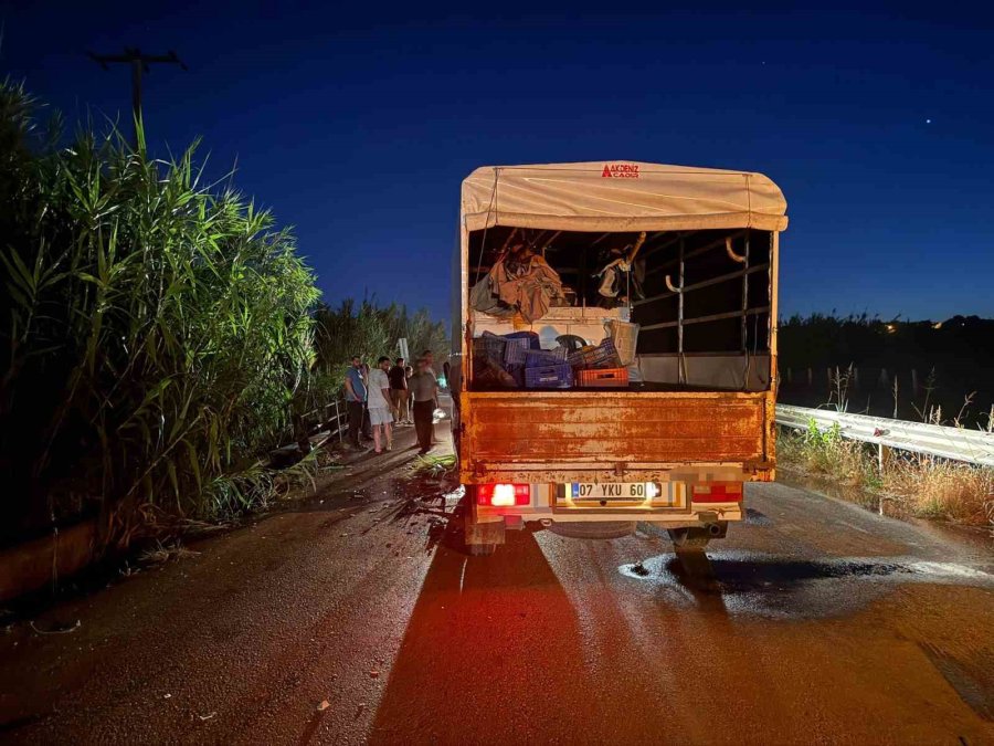 Antalya’da 3 Aracın Karıştığı Zincirleme Kaza: 1 Yaralı