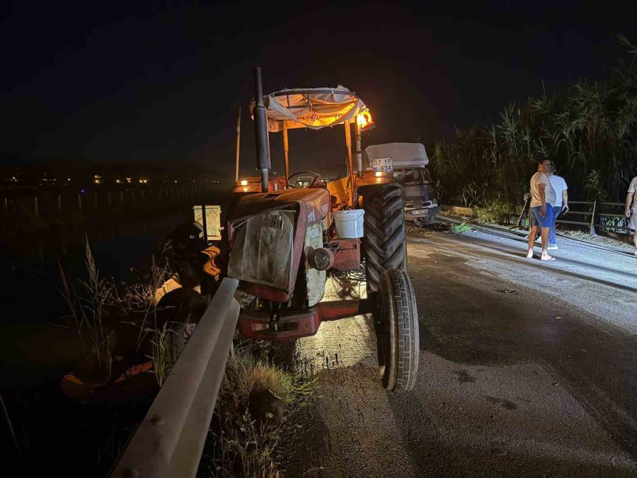 Antalya’da 3 Aracın Karıştığı Zincirleme Kaza: 1 Yaralı