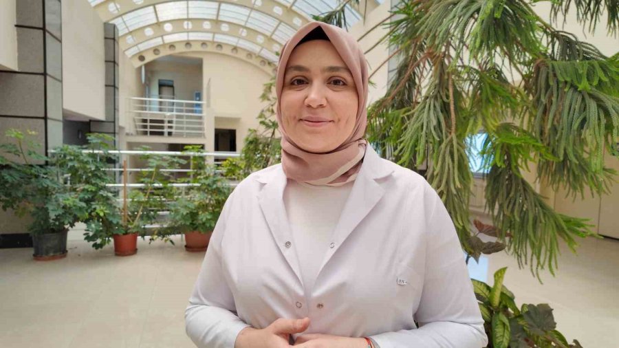 Uzmanı Uyardı: Hijyenik Olmayan Buzlar Enfeksiyon Riski Taşıyor