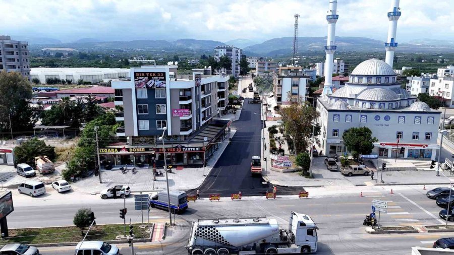 Mersin’de Bozulan Yollar Sıcak Asfaltla Yenilendi